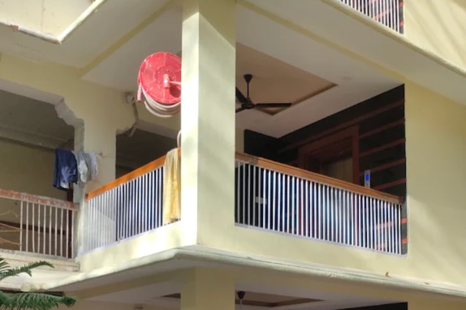 Guest common area at Shri Panchayati Dharamshala in Jaipur
